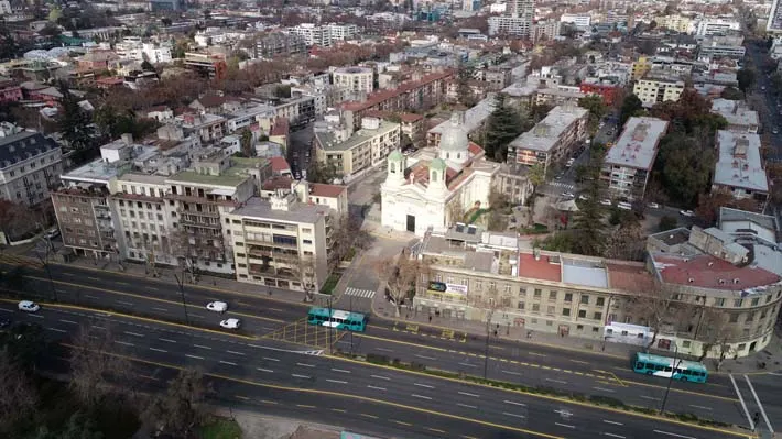 Avenida Providencia busca reverdecer: La cartera de proyectos públicos y privados para repotenciar el boulevard de la RM