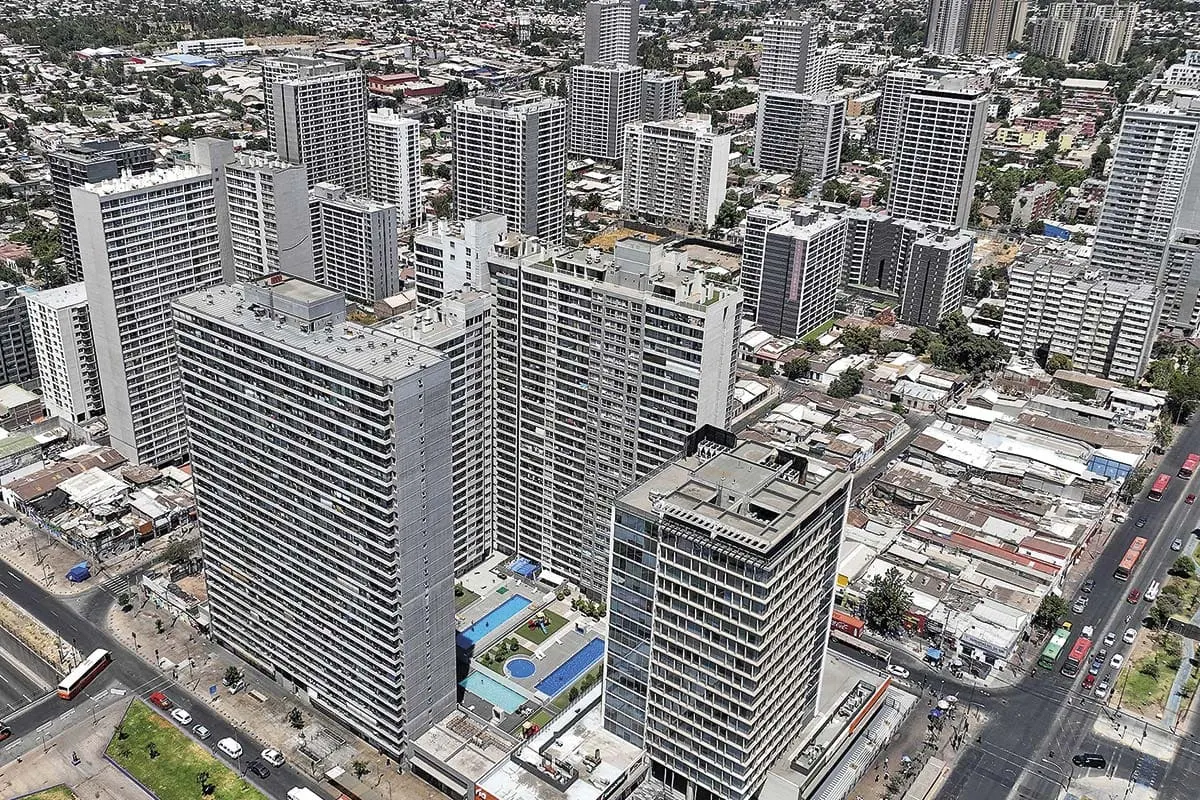 Providencia supera a Las Condes en valor de gastos comunes y se acerca al podio de las comunas más caras de la RM